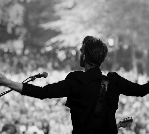 SERVIEW GmbH: Success—People in Front of an Audience SERVIEW GmbH: Success—People in Front of an Audience